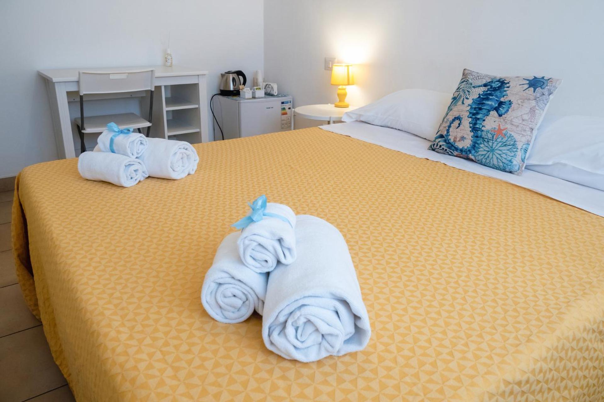 Hippocampus B&B Giardini Naxos Bagian luar foto