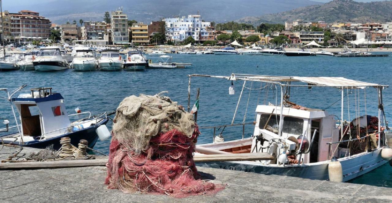 Hippocampus B&B Giardini Naxos Bagian luar foto